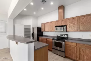 Photo #6: 6891286 Listing