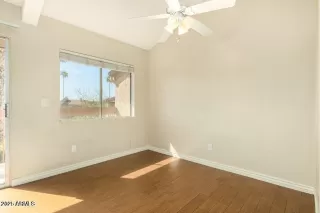 Photo #5: 6891382 Listing