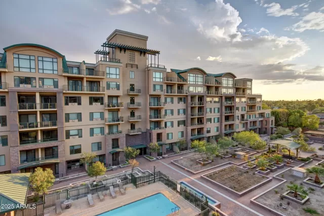 MLS: 6891383 Condo For Sale