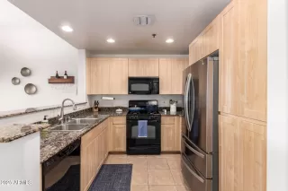 Photo #4: 6891383 Listing