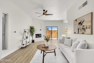 Photo #3: 6891428 Listing