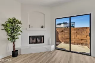 Photo #5: 6891428 Listing