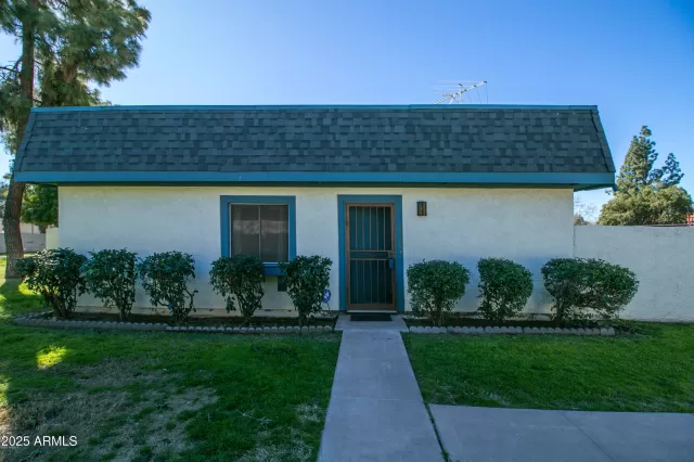 MLS: 6891530 Condo For Sale