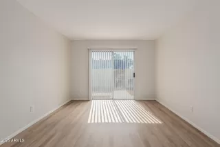 Photo #5: 6891530 Listing