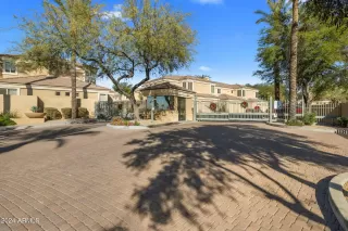Photo #2: 6891543 Listing 