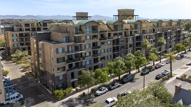 MLS: 6891560 Condo For Sale