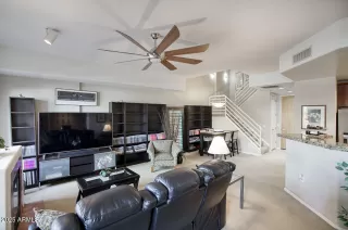 Photo #4: 6891560 Listing