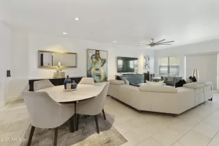 Photo #6: 6891639 Listing 