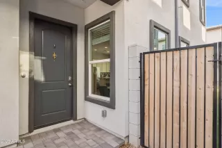 Photo #1: 6891682 Listing 