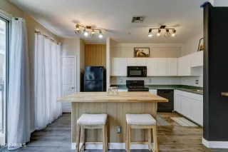 Photo #5: 6891700 Listing 