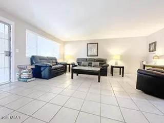 Photo #3: 6891761 Listing 