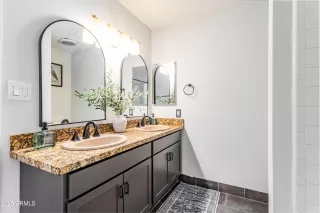 Photo #3: 6891797 Listing