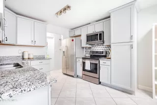 Photo #5: 6891797 Listing