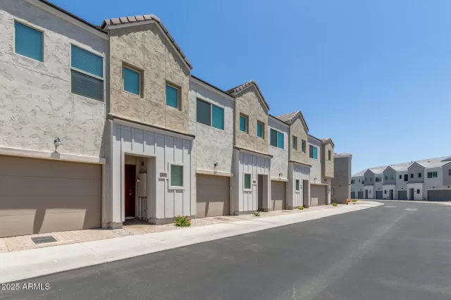 MLS: 6891814 Condo For Sale