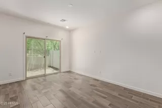 Photo #6: 6891814 Listing