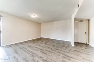 Photo #3: 6891816 Listing