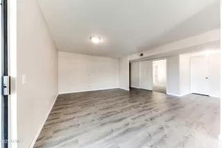 Photo #4: 6891816 Listing