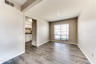 Photo #6: 6891816 Listing