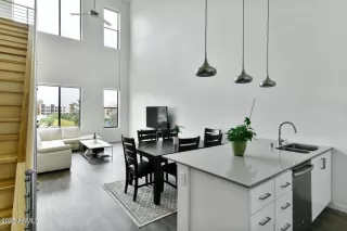 Photo #6: 6891846 Listing 