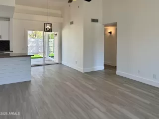 Photo #4: 6891863 Listing