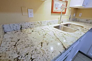 Photo #6: 6891869 Listing 