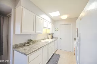 Photo #5: 6891888 Listing 