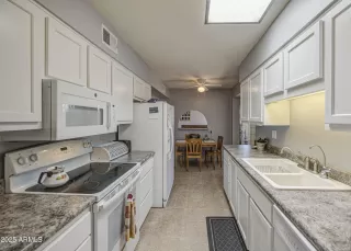 Photo #6: 6891888 Listing 