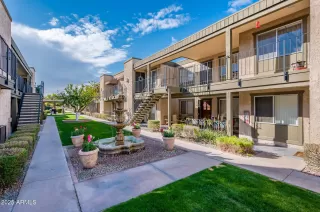 More Details about MLS # 6891951 : 2228 E CAMPBELL AVENUE#234