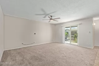 Photo #5: 6891951 Listing