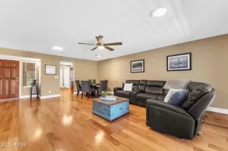 Photo #2: 6891980 Listing