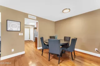 Photo #6: 6891980 Listing