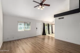 Photo #6: 6891982 Listing 