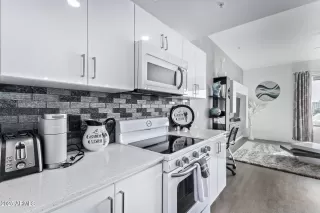 Photo #5: 6892060 Listing 