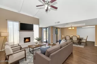 Photo #4: 6892061 Listing