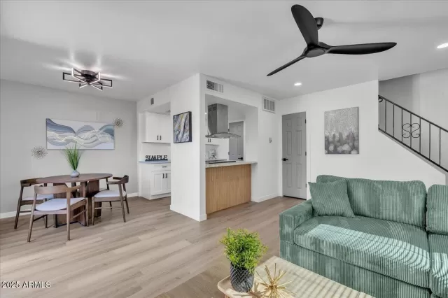 MLS: 6892085 Condo For Sale