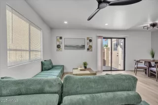 Photo #6: 6892085 Listing 