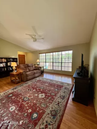 Photo #4: 6892096 Listing