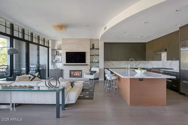 MLS: 6892133 Condo For Sale