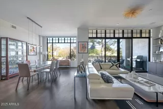 Photo #4: 6892133 Listing 