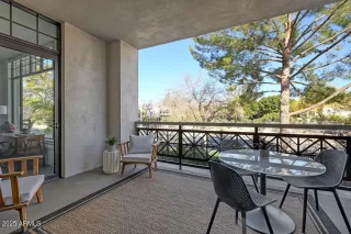 Photo #5: 6892133 Listing 