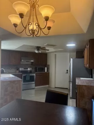 Photo #4: 6892247 Listing