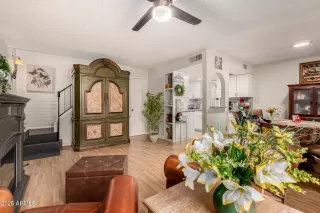 Photo #5: 6892338 Listing