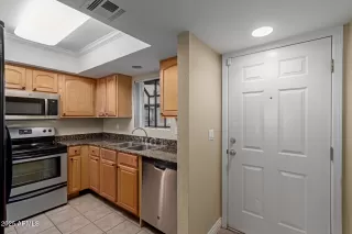 Photo #4: 6892475 Listing