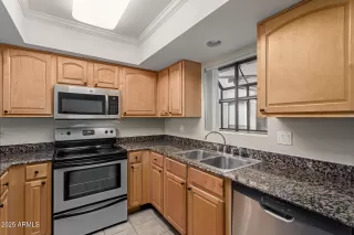 Photo #5: 6892475 Listing