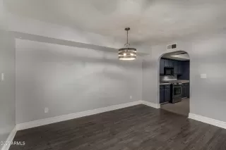 Photo #4: 6892539 Listing