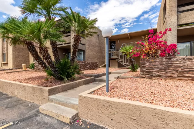 MLS: 6892542 Condo For Sale