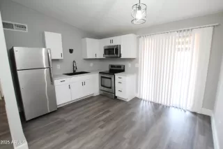 Photo #3: 6892560 Listing