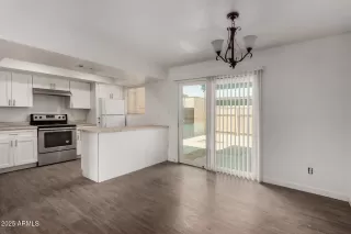 Photo #3: 6892671 Listing