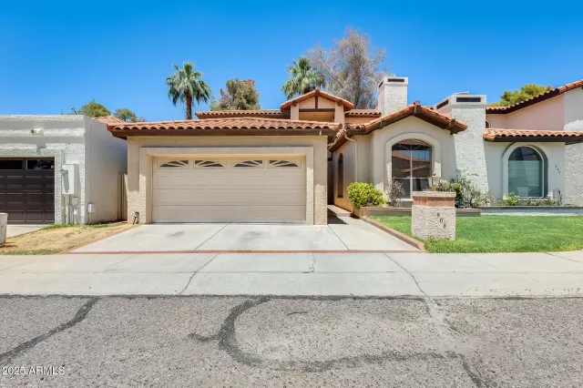 MLS: 6892770 Condo For Sale