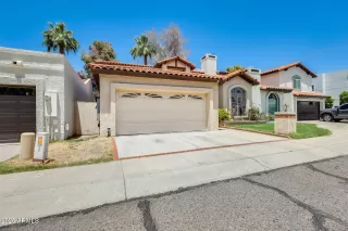 Photo #5: 6892770 Listing